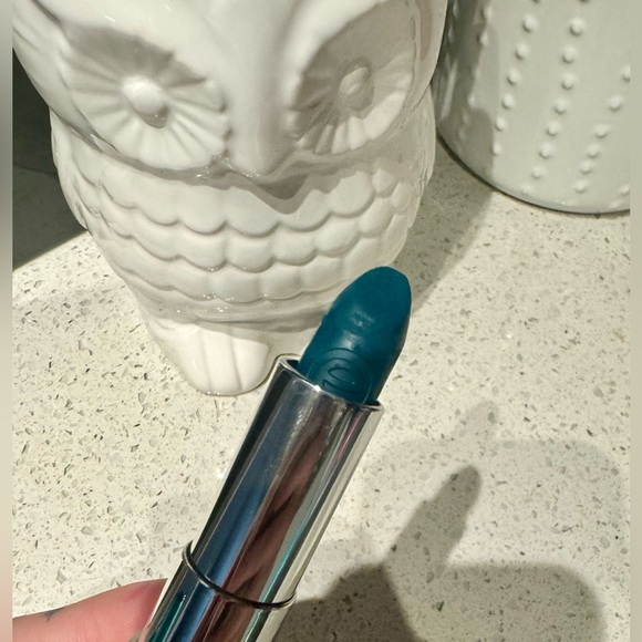 Lot of 3 Essence Vibrant Shock Matt Lipsticks - Picture 4 of 12